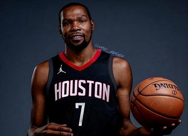 壹号娱乐-实力强劲的球员掀起了一场热血的比赛英文